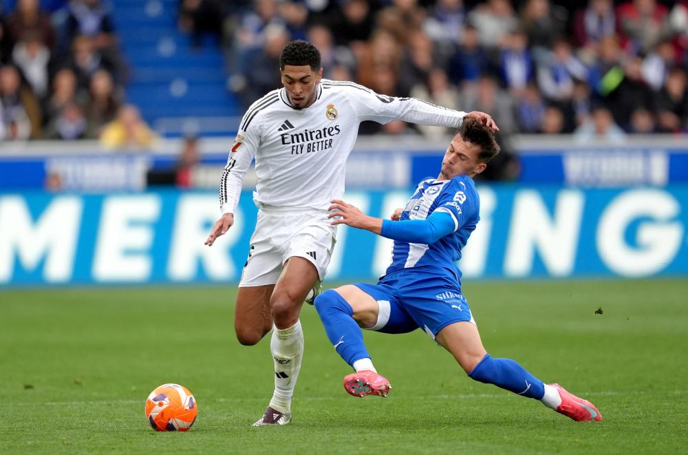 轰世界波！莫德里奇社媒晒庆祝照：很高兴能够帮助球队全取三分.